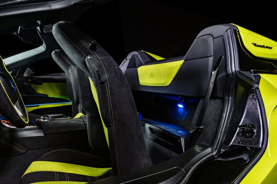 Интерьер BMW i8 Roadster LimeLight Edition 2019 года  (фото 14 из 19)